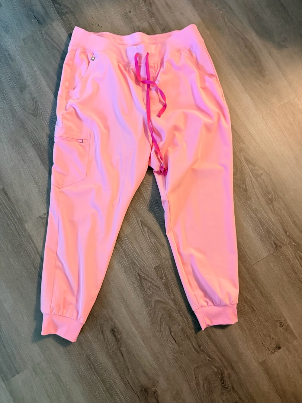 Figs Women’s Fight Club Pink Scrub Top and Jogger Set - Picture 6 of 11
